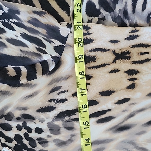 Chico's Black Label Chiffon Animal Print Scarf Blouse NWT Size M - Picture 9 of 12